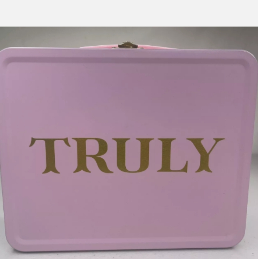 Truly pink tin box set limited edition sold out - Picture 3 of 5